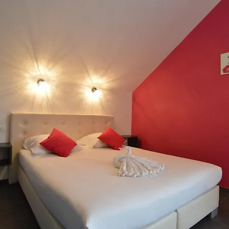 Lavish Villa In Malmedy With Heated Pool, Jacuzzi & Infrared Sauna *